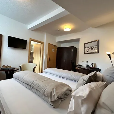 Arlen Lodge Hotel-Garni-3