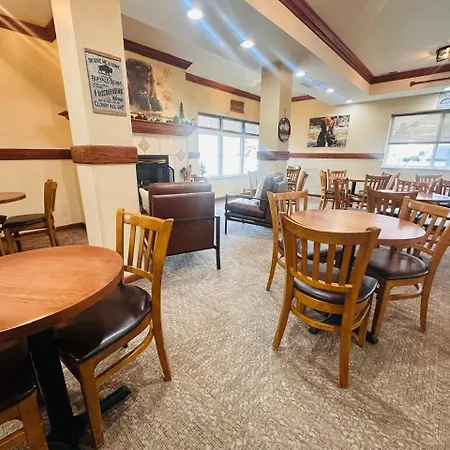 Yellowstone Lodge-3