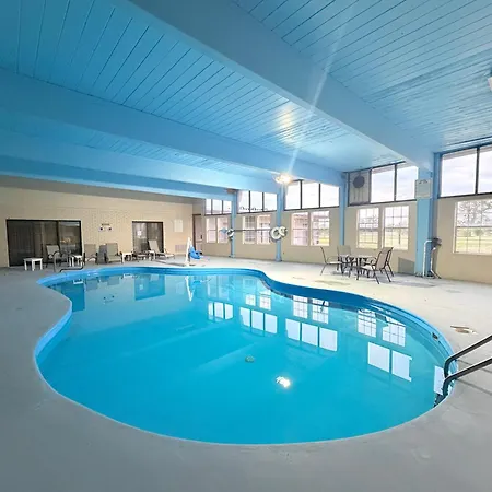 Wyndham Garden Salina Conference Center-3