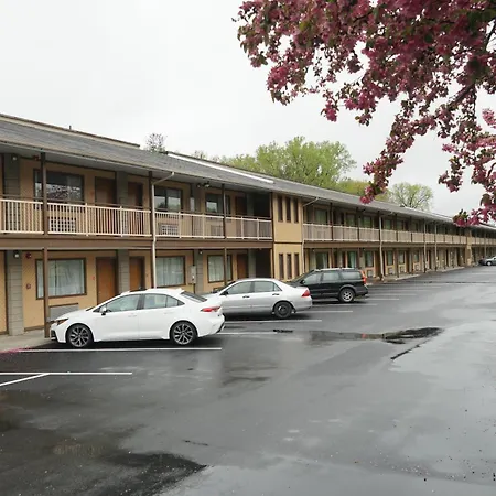 Econo Lodge Inn & Suites Colonie Center Mall-3