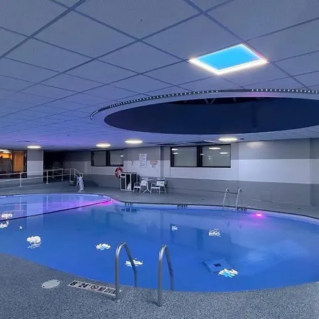 Royle Hotel Milwaukee Airport-3