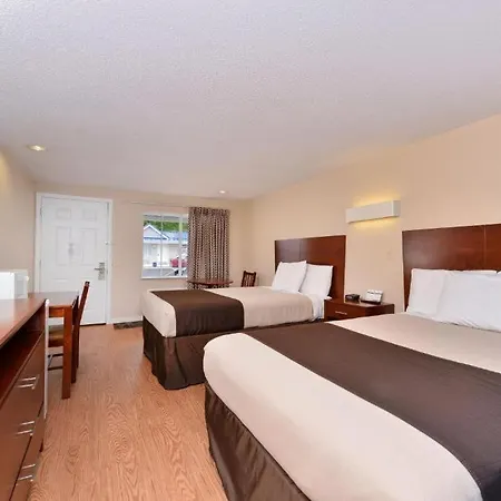 Americas Best Value Inn & Suites St Clairsville Wheeling-3
