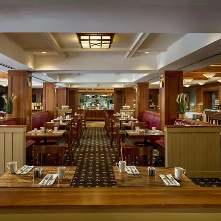 Williamsburg Lodge, Autograph Collection-3
