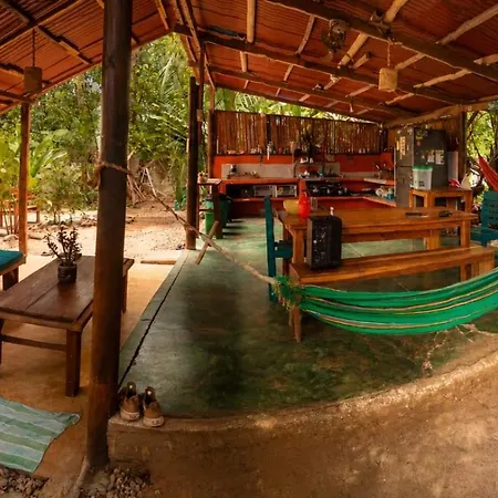 La Aldea Hostel, Camping y Hamacas-2