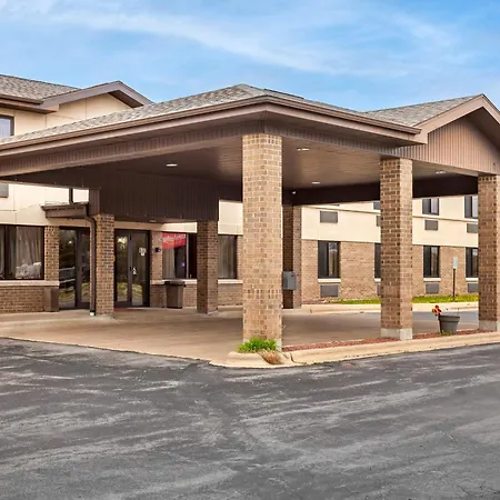 Econo Lodge Inn & Suites Oconto-3