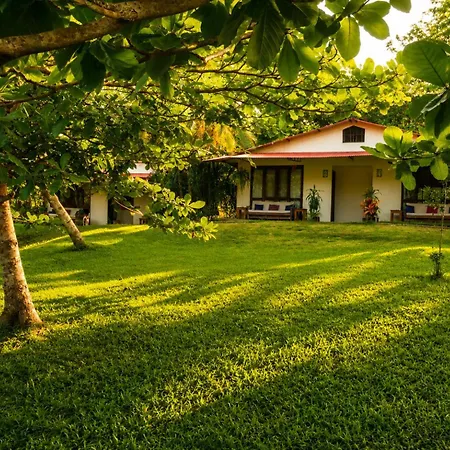 Los Susurros. Casa-3