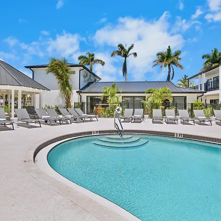Tropic Isle At Anna Maria Island Inn-3