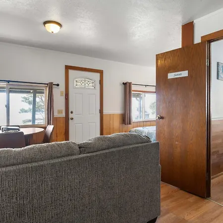 Oceanside Ocean Front Cabins-3
