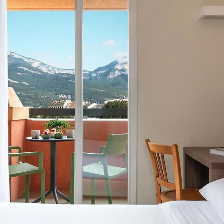 Kyriad Chambéry Centre - Hôtel et Résidence-3