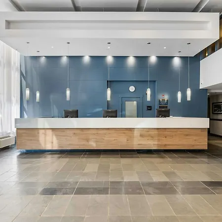 Sandman Hotel & Suites Calgary West-3