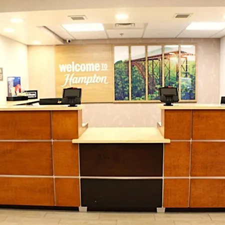 Hampton Inn Summersville-3