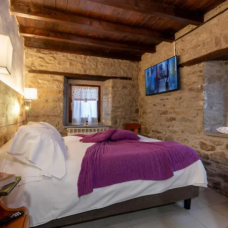 Rifugio del Firenze Ninfa-3