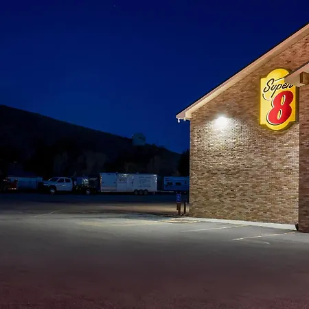 Super 8 By Wyndham Montpelier - Bear Lake-3