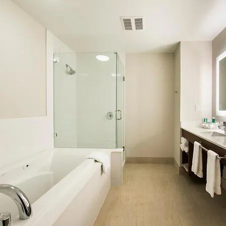 Holiday Inn Express & Suites Victoria-Colwood By Ihg-3