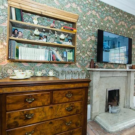 Skeldale House: 'All Creatures' Luxury Apartments in Yorkshire Dales-3