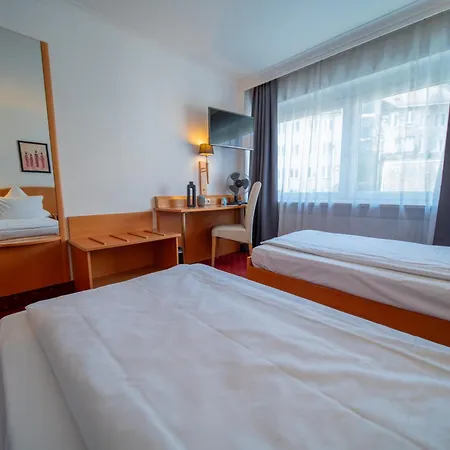 Hotel Mondial Munich-3