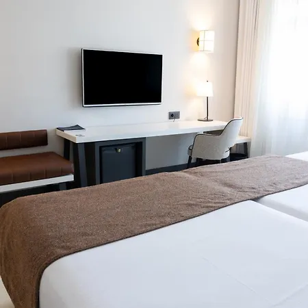 Hotel Ilunion Bilbao-2