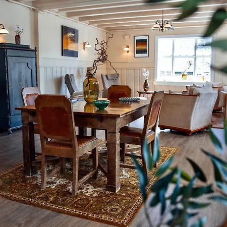 Valldal Fjord Lodge B&B-2