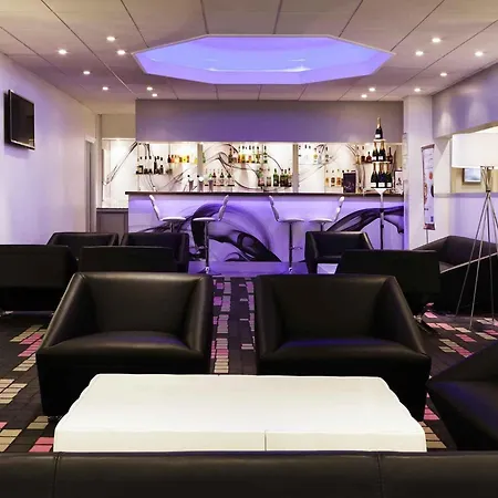 Novotel Fontainebleau Ury-3