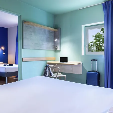 ibis budget Grigny Centre-2