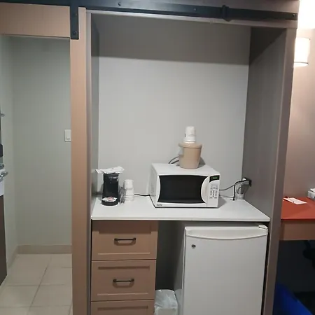 Ramada By Wyndham Fredericton-3