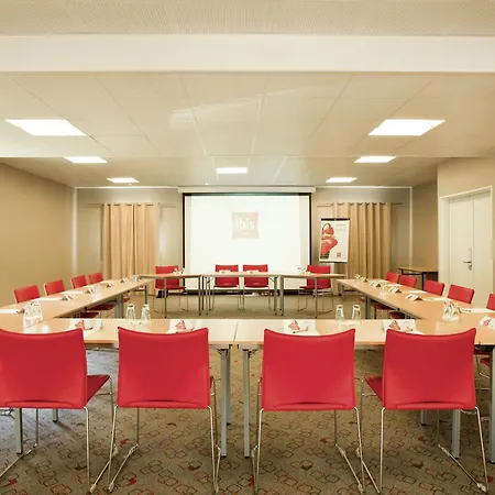Ibis Senlis-2