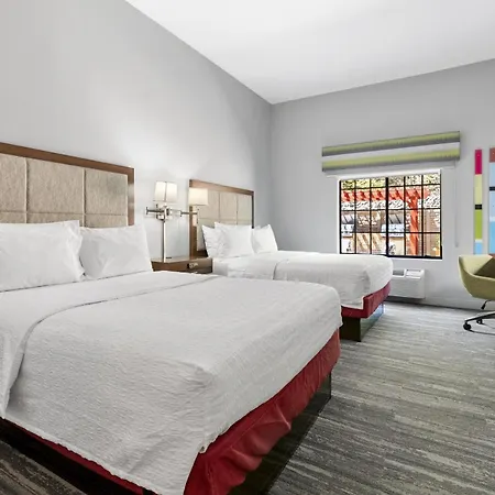 Hampton Inn Salem-2