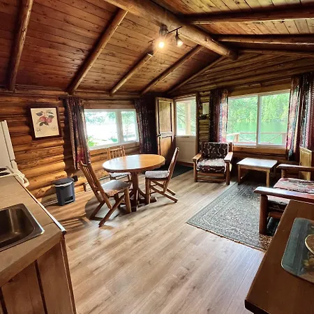 Kan-A-Mouche Pourvoirie Auberge Et Chalets-3