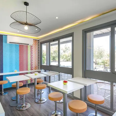 ibis budget Fréjus Capitou A8-2