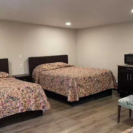 Kluane Park Inn-2
