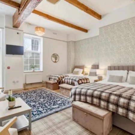 Blenkinsopp Castle Inn-3