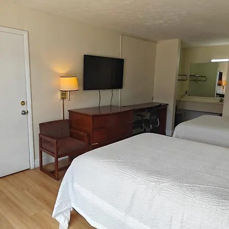 Travelodge By Wyndham Richmond Kentucky-3