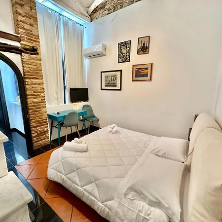 C&O Savoia Deluxe Rooms-2