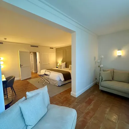 Domaine De Rochebois & Spa Nuxe-2