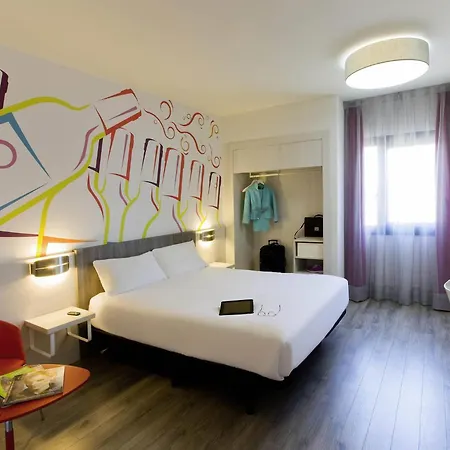 Ibis Styles Madrid Prado-3
