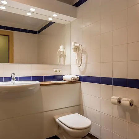 Travelodge Madrid Arturo Soria-3