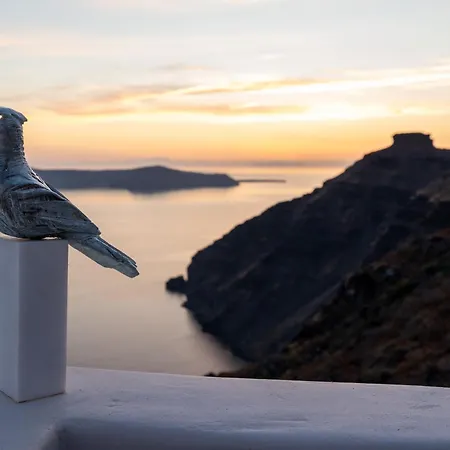 Sun Rocks Boutique Hotel - Caldera View Suites & Sunset Dining Experience-3