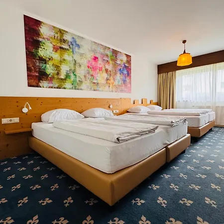 Family Hotel Schloss Rosenegg-2