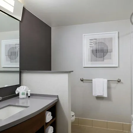 Courtyard By Marriott Wichita At Old Town-2