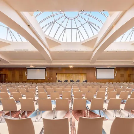 Doubletree By Hilton Bratislava-3