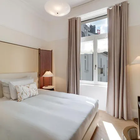 Small Luxury Hotel Ambassador Zurich-3