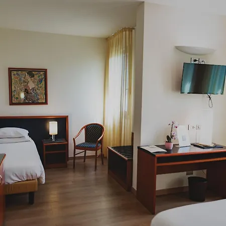 Hotel Crystal-3