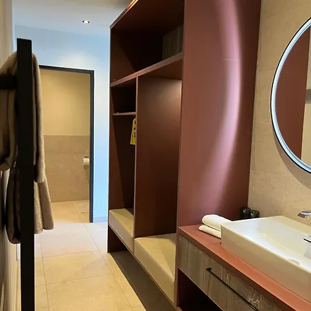 PEOPLE'S Hotel-3