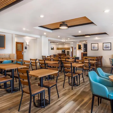 Best Western Plus 1000 Islands Hotel & Suites- Newly Renovated-2