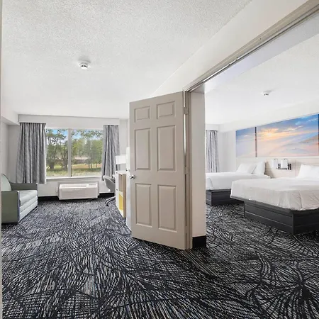 Days Inn & Suites By Wyndham Norton Shores Muskegon-2