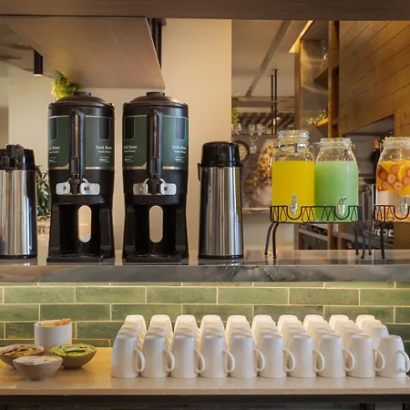 Hyatt Place San Jose Pinares-3