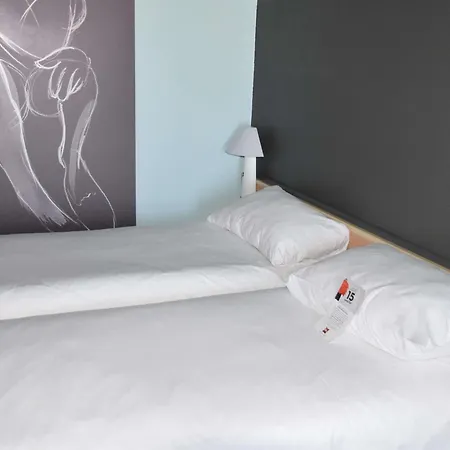 Ibis Rochefort-3