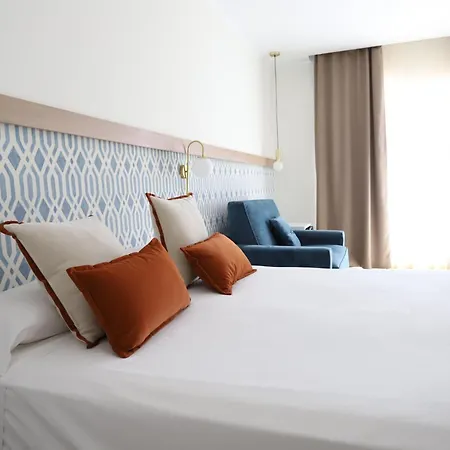 Hotel Oasis Con Parking Incluido-3