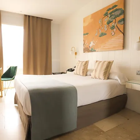 Hotel Oasis Con Parking Incluido-3