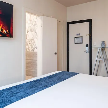 Chesterfield Hotel & Suites-2